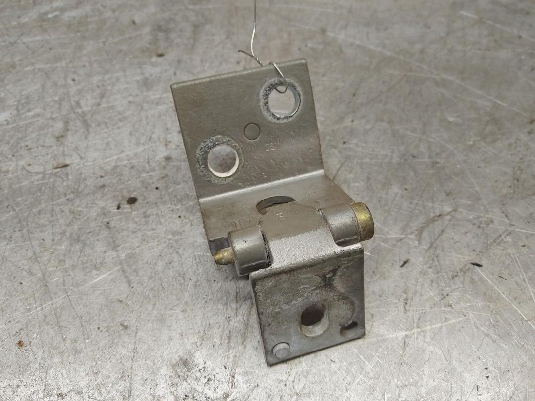 Петля двери передней левой A3KTRE Citroen Xsara Picasso купить