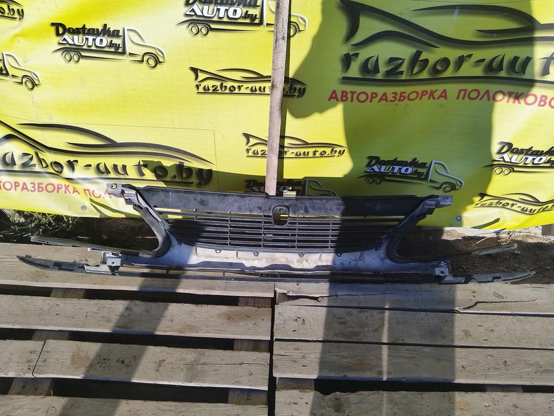 Решетка радиатора 0MGQ74 Renault Espace купить на авторазборке