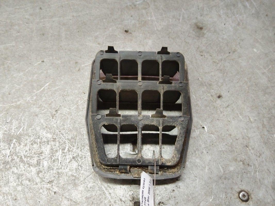 Решетка вентиляции кузова 33774R Mitsubishi Space Star