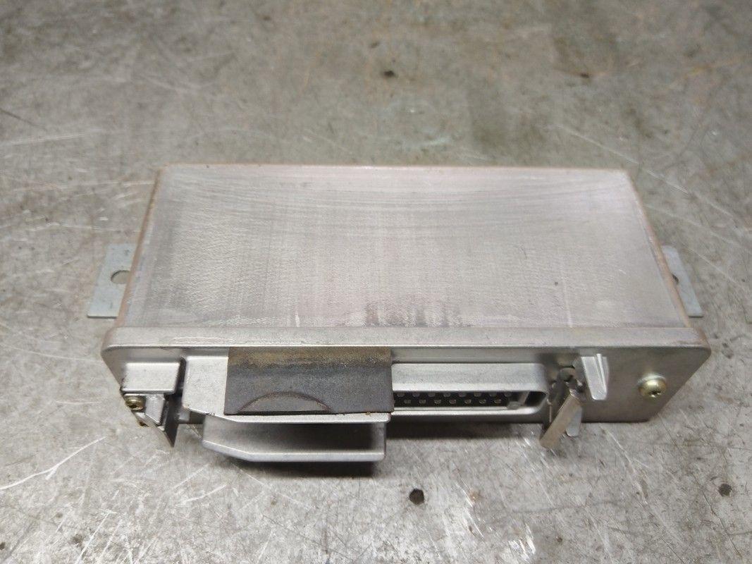 Блок управления ABS T4FYAR Audi 80 - Фото 2