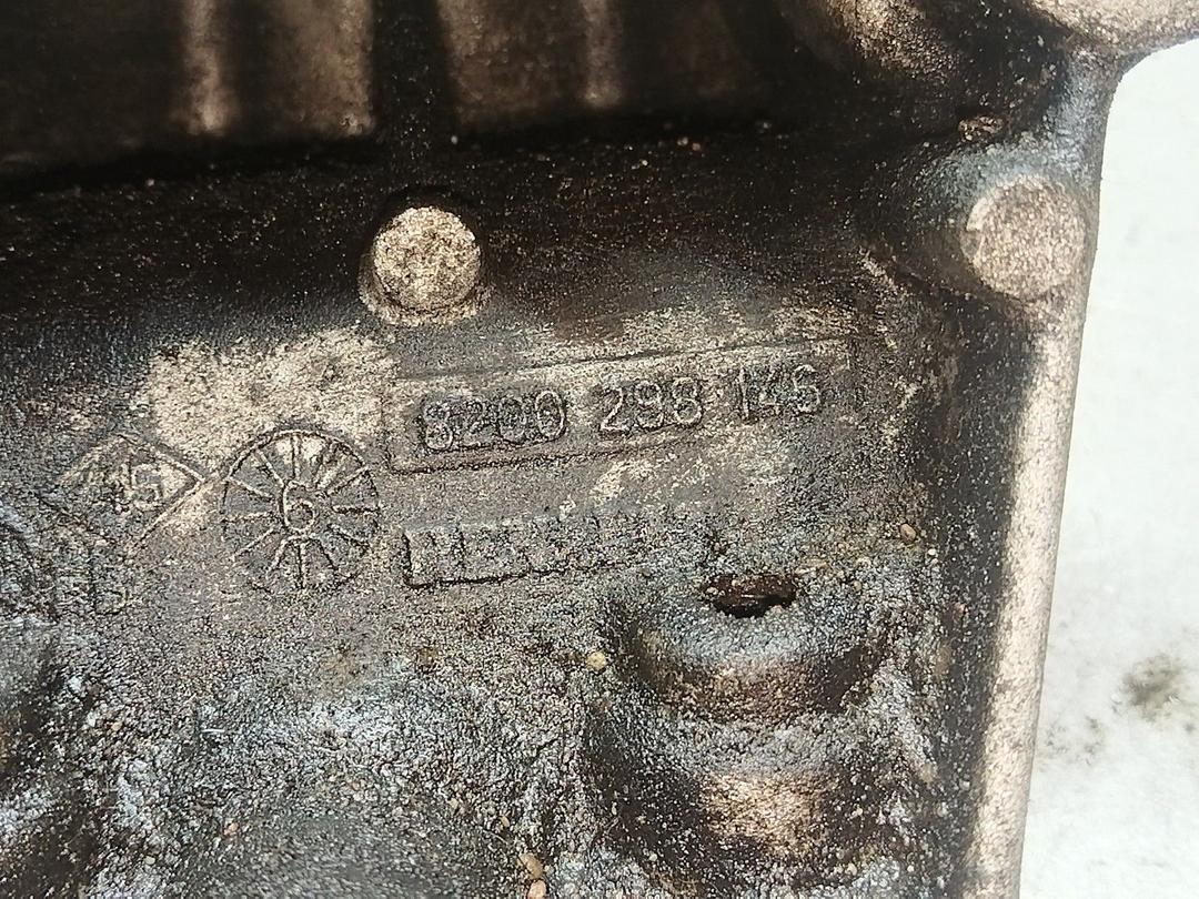 Кронштейн двигателя EAK39Q Renault Espace купить в магазине запчастей бу