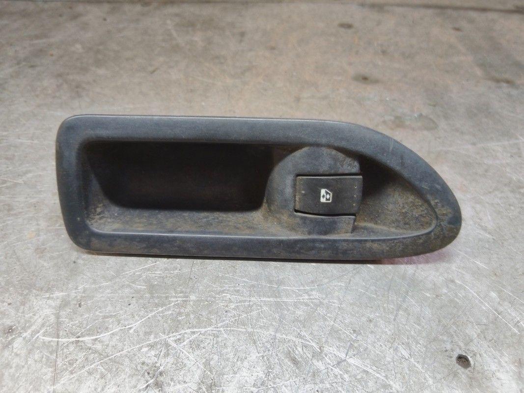 Кнопка стеклоподъемника заднего правого 3IJNPU Renault Laguna