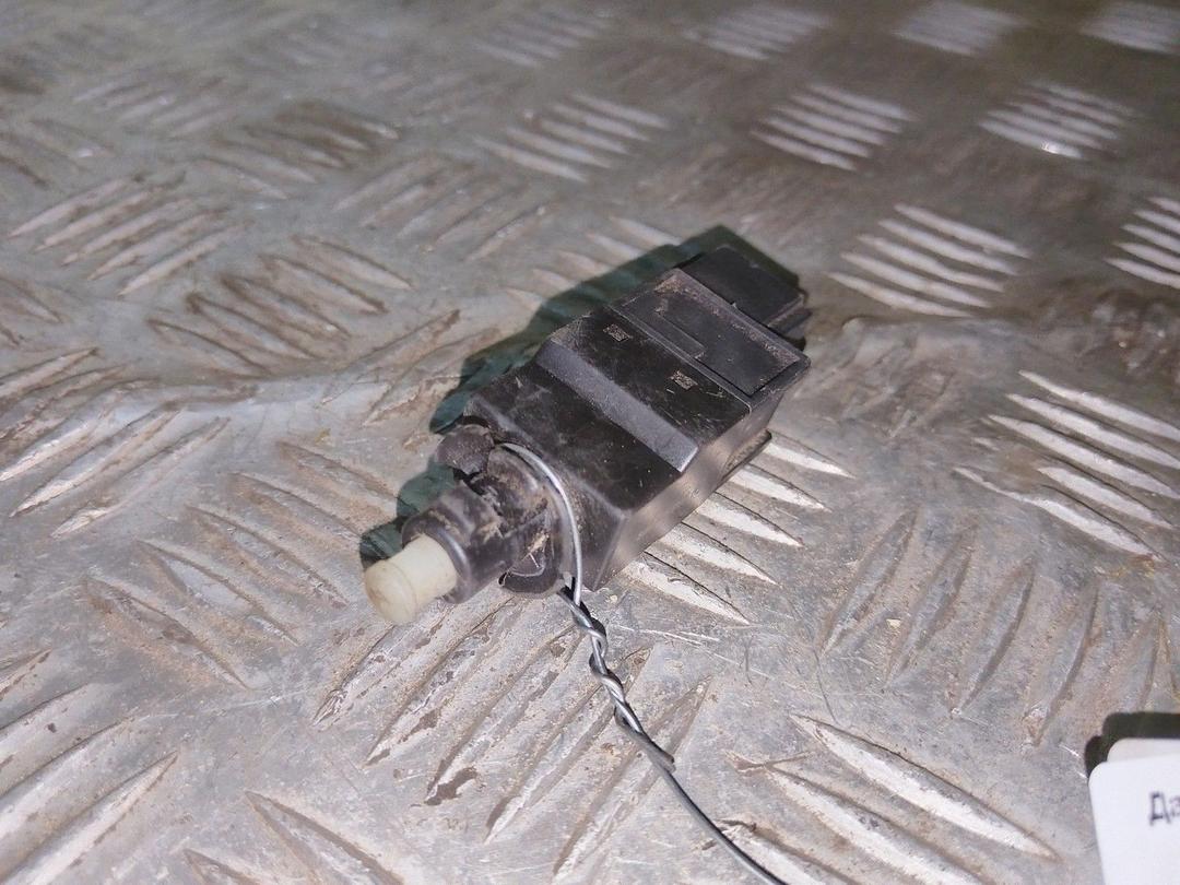 Датчик педали тормоза (лягушка) F047U8 Mercedes Sprinter