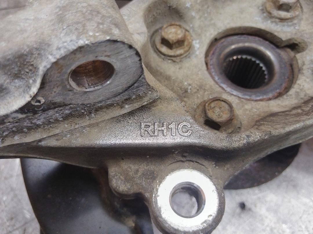 Кулак поворотный правый XE65ID Ford Fusion undefined