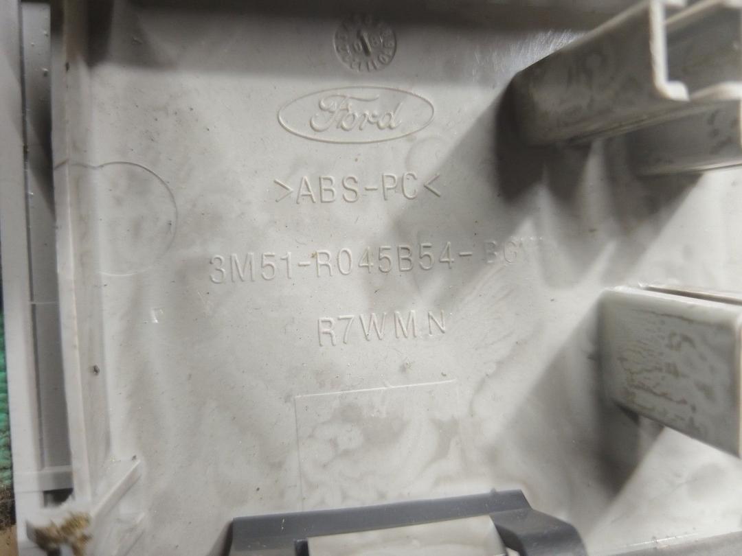 Очечник L1VLBX Ford Mondeo купить в магазине запчастей бу