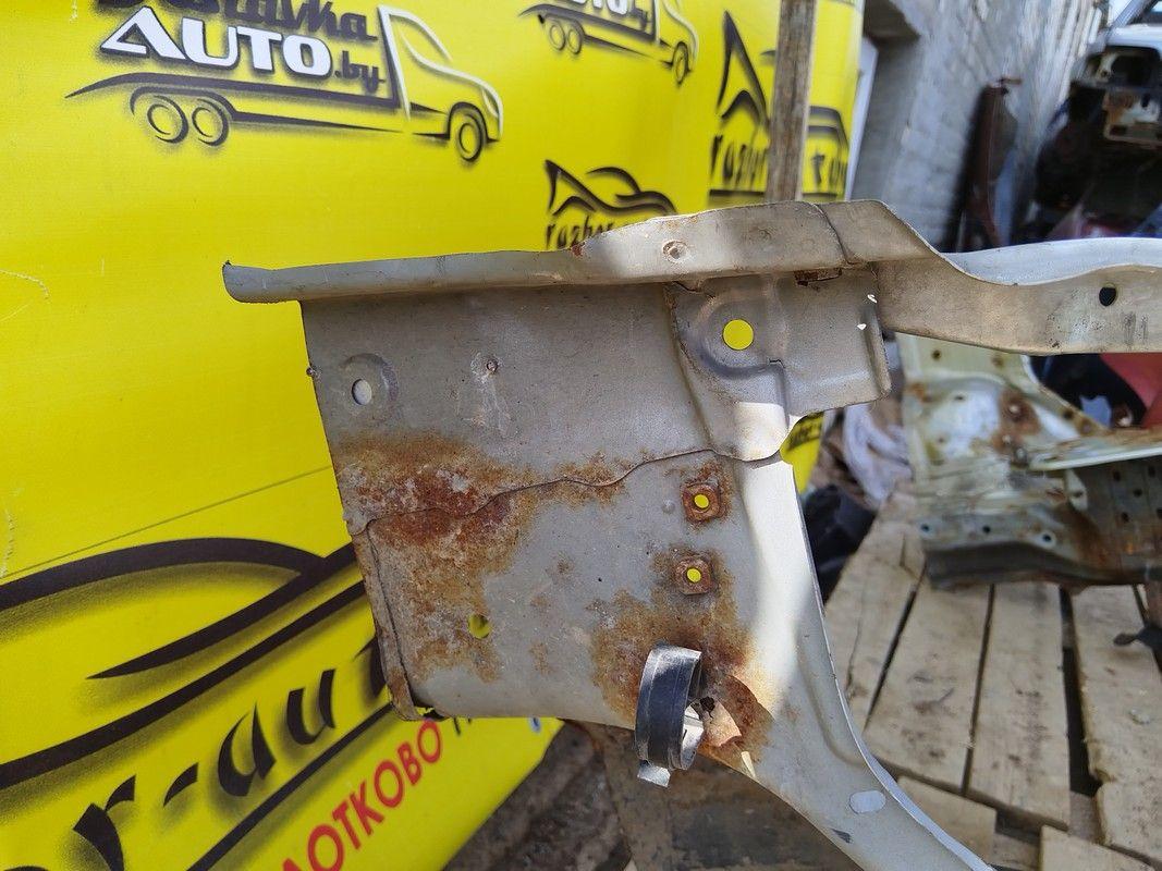 Передняя панель крепления облицовки (телевизор) U3EONV Toyota Avensis Verso undefined