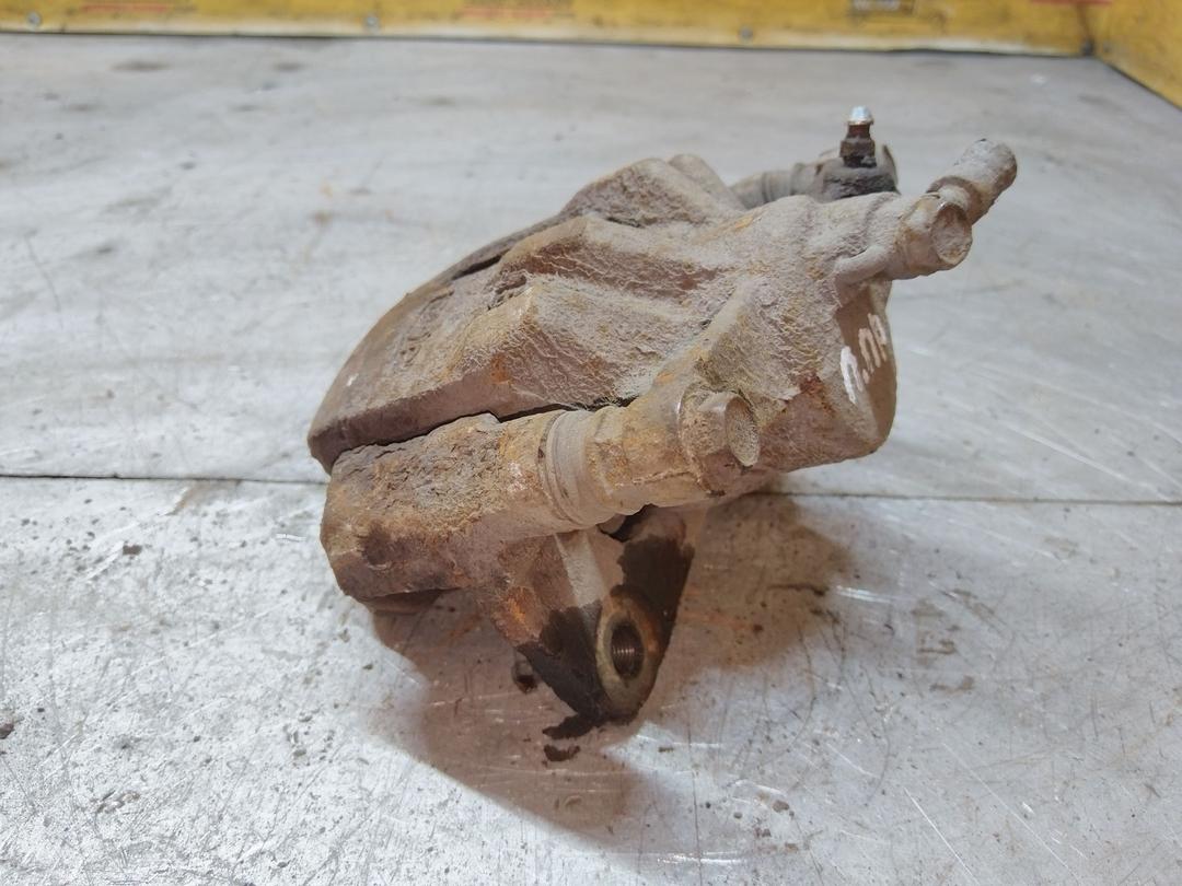 Суппорт передний правый 4I4J0S Toyota Corolla купить с доставкой