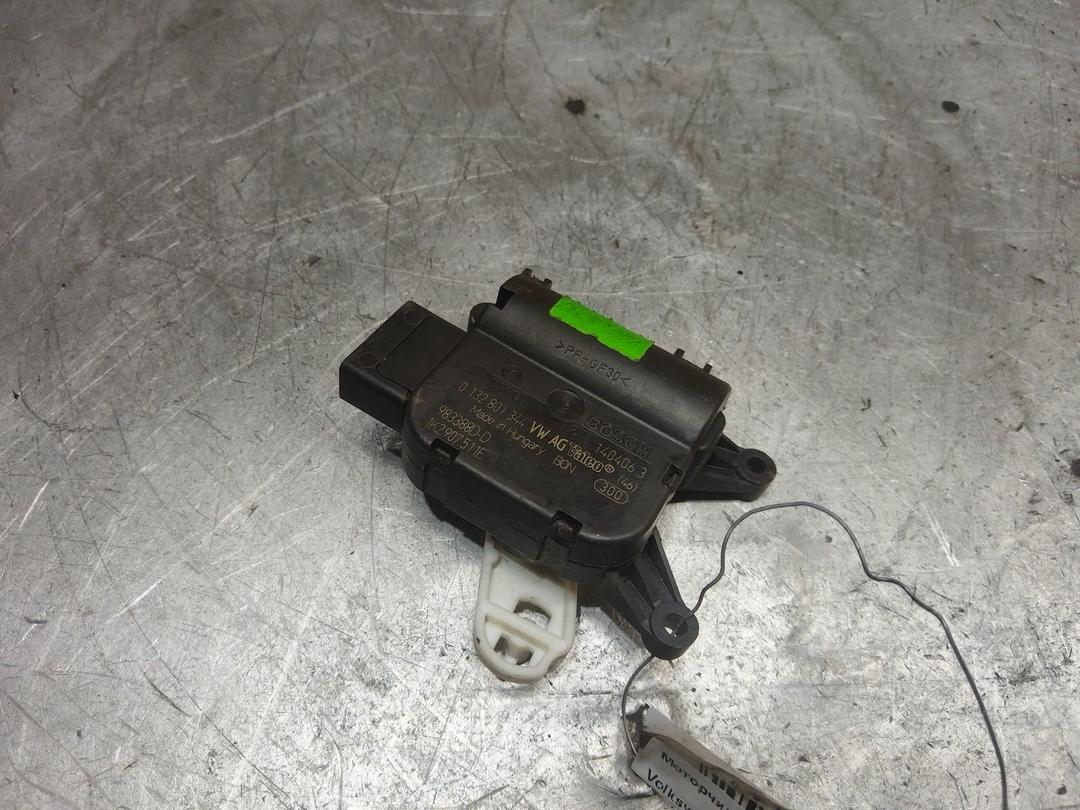 Моторчик заслонки печки 9BXN9V Volkswagen Passat - Фото 1