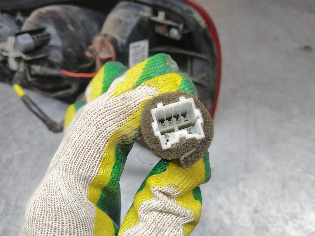 Фонарь задний левый BBX3R2 Hyundai Matrix купить в магазине запчастей бу