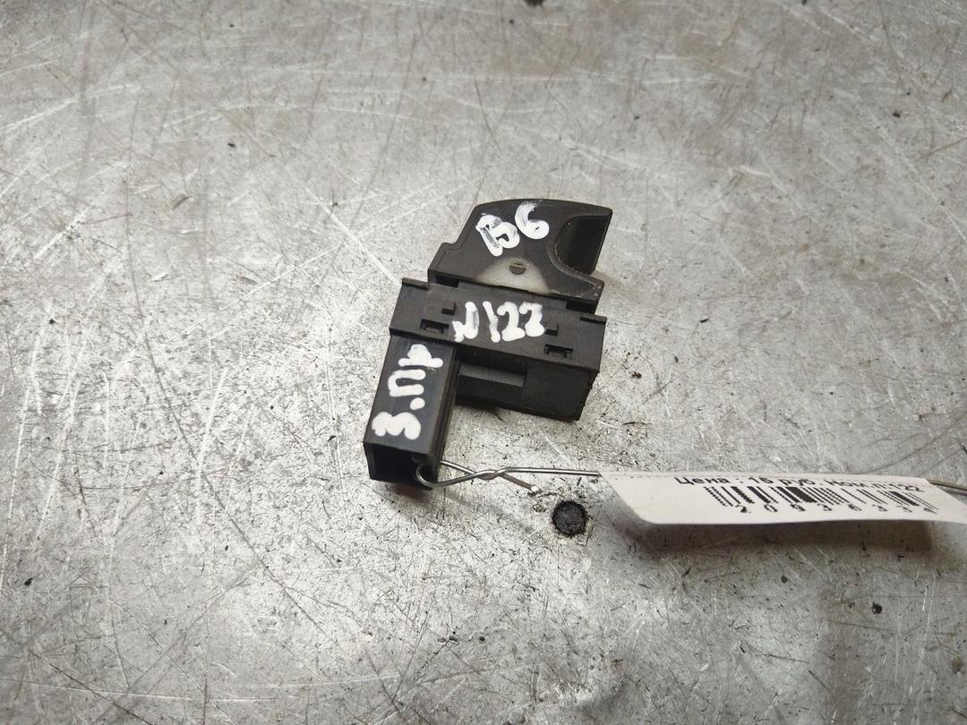 Кнопка стеклоподъемника заднего правого B7CJV2 Volkswagen Passat купить