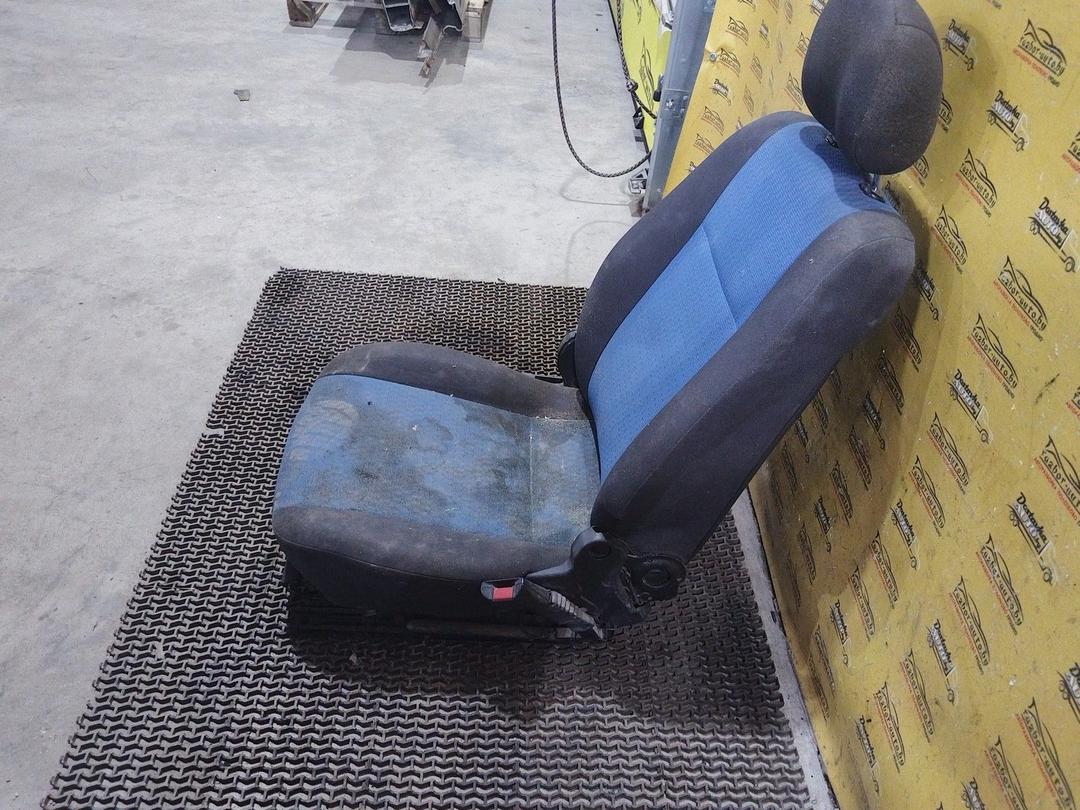 Сиденье переднее FW4XFQ Opel Zafira купить в магазине запчастей бу