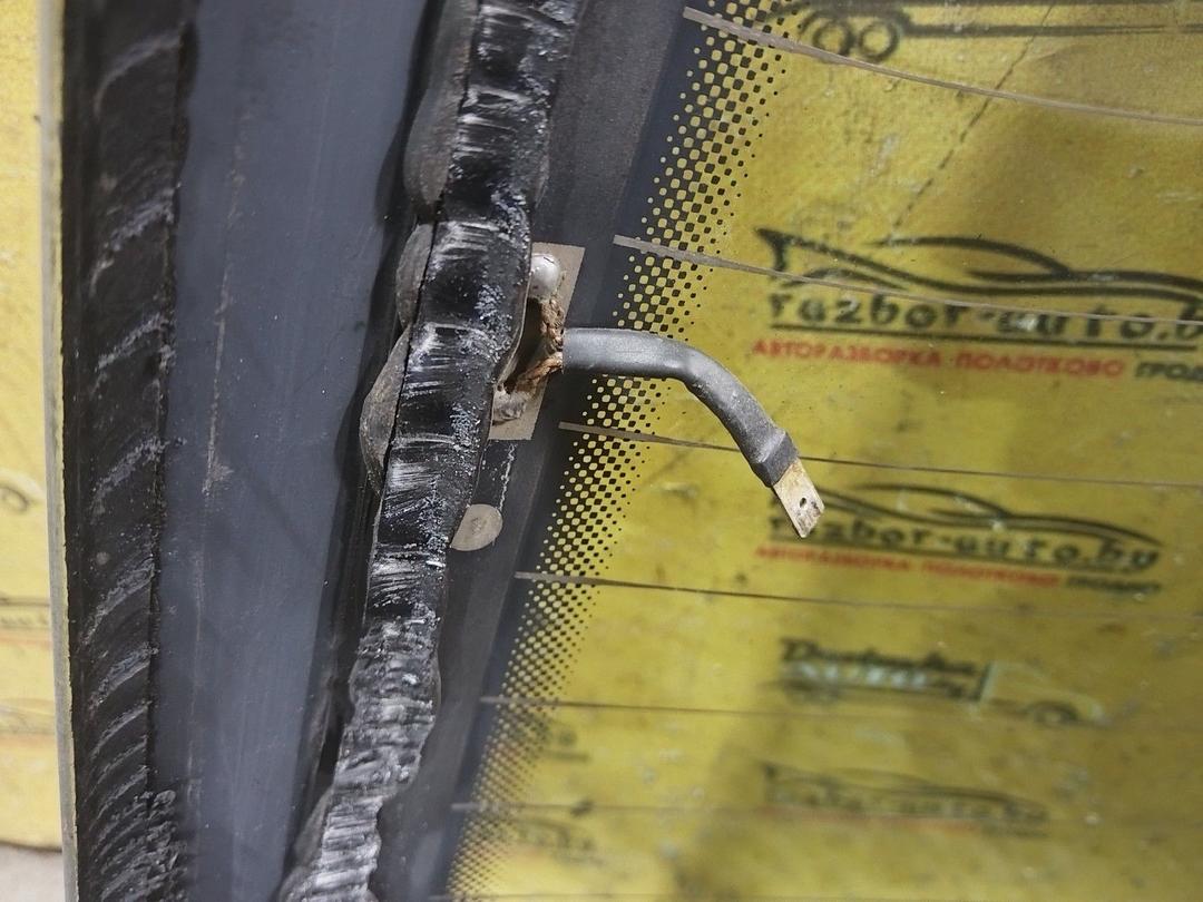 Стекло заднее SROHJG Audi A4 купить в магазине запчастей бу