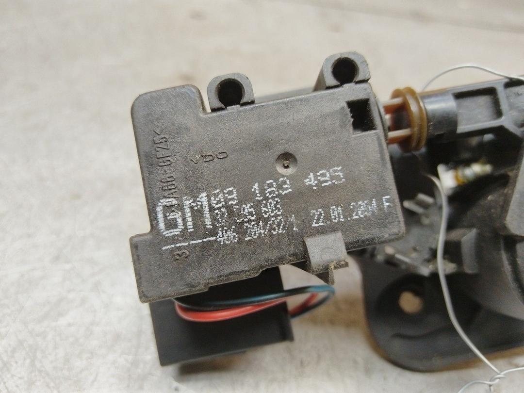 Кнопка открытия багажника FKFU4G Opel Meriva купить с доставкой