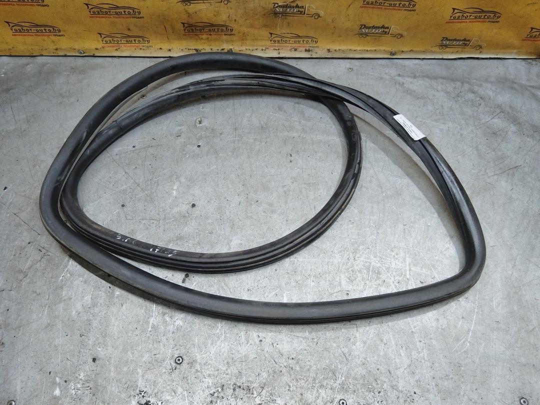 Уплотнитель двери задней левой 2UB99Q Volkswagen Passat купить с доставкой