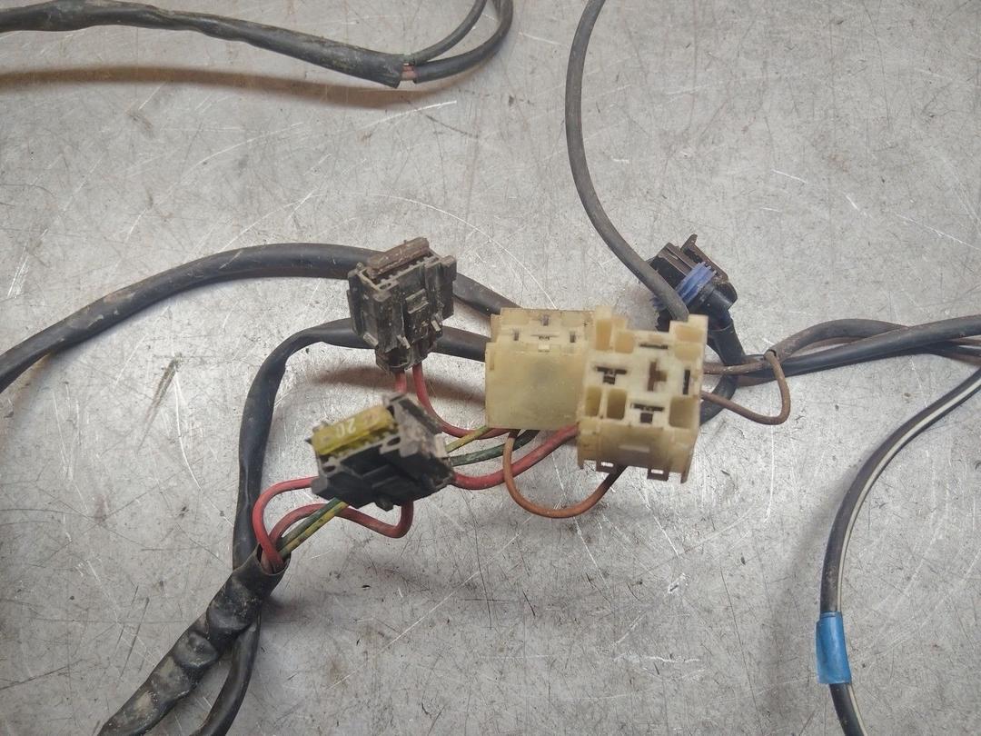 Проводка 2KSDT7 Audi 80 - Фото 12