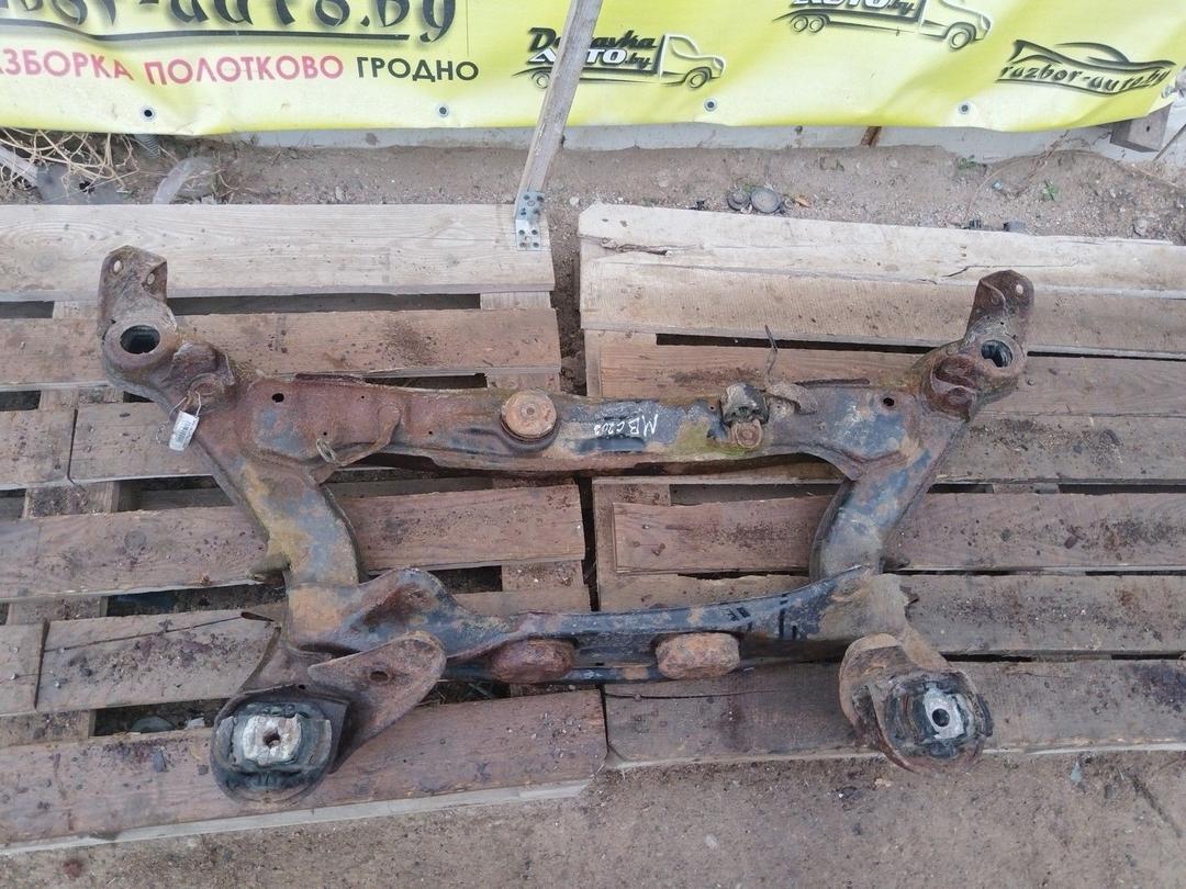 Балка подвески задняя 6D8K37 Mercedes C W202
