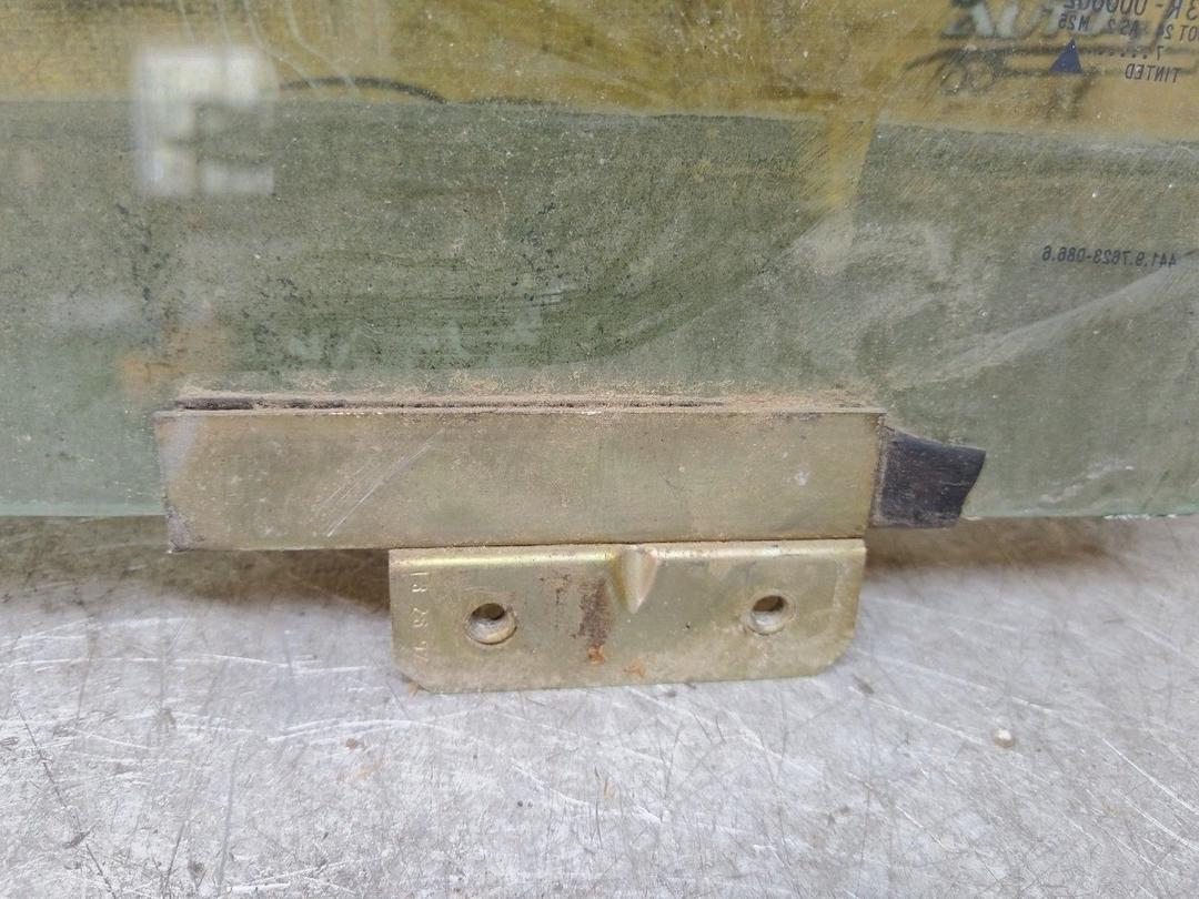 Стекло двери передней правой VN02BO Skoda Felicia - Фото 4