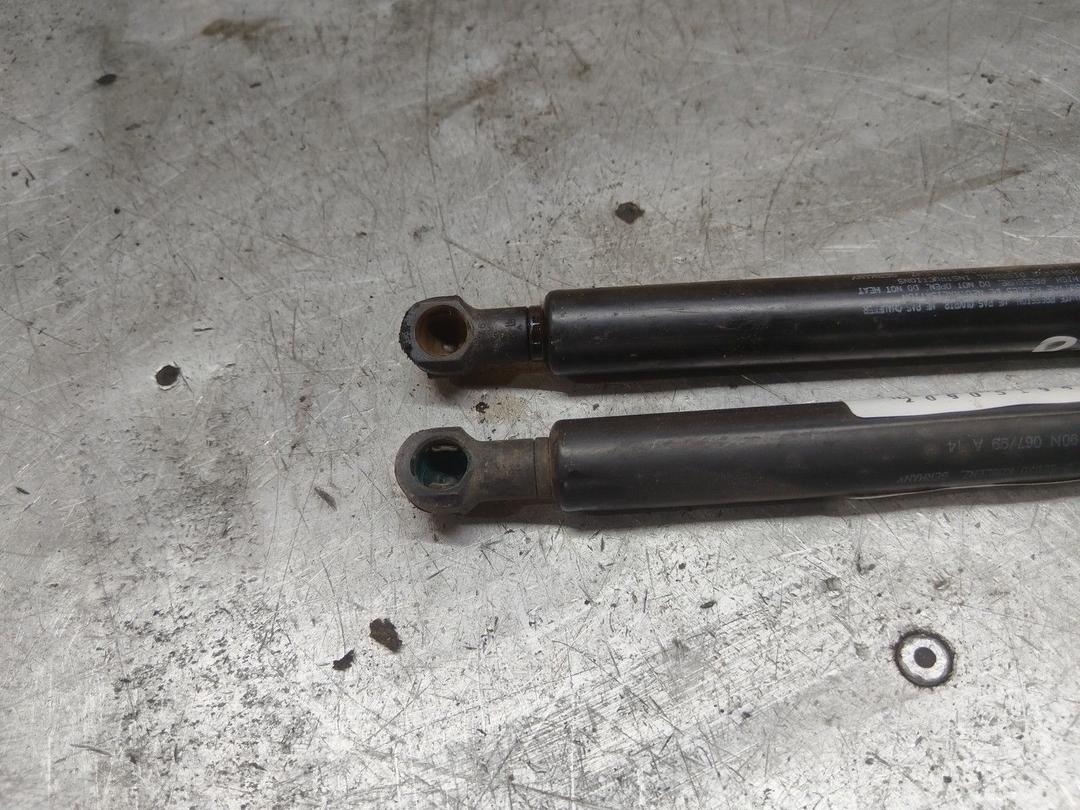 Амортизатор капота 5UVSDV Peugeot 306 - Фото 3