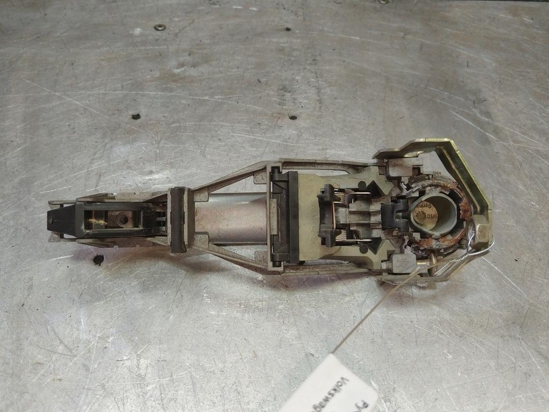 Ручка наружная передняя правая HZX2O5 Volkswagen Passat - Фото 2