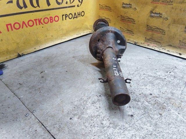 Амортизатор передний правый YIWH9T Volkswagen Golf купить с доставкой