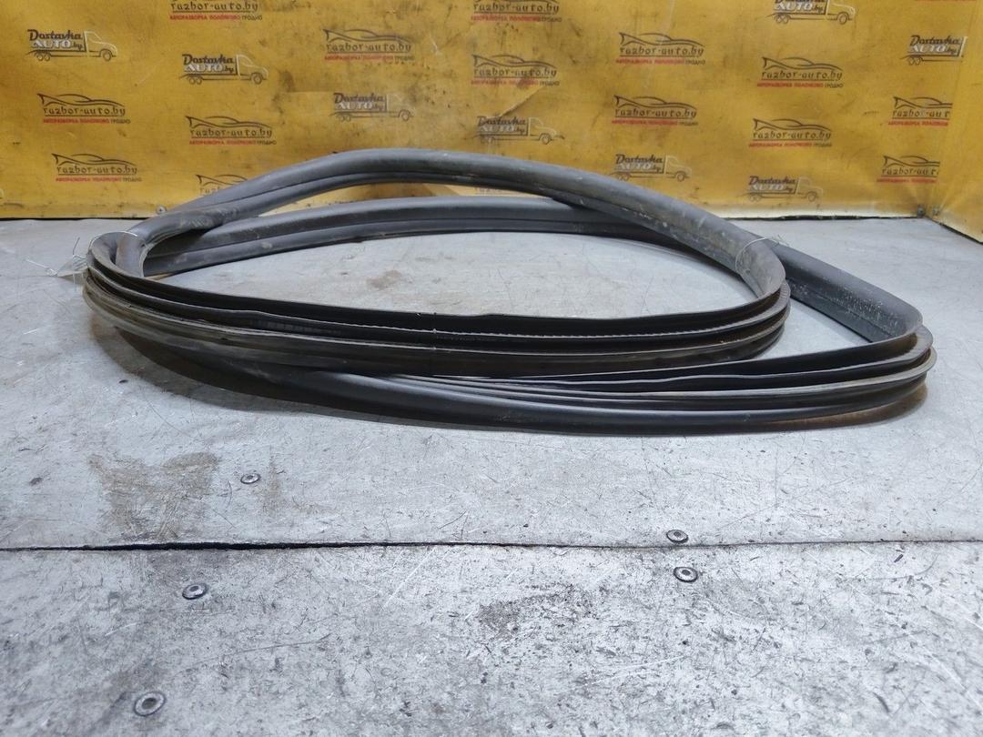 Уплотнитель двери передней правой ONSF5H Skoda Fabia купить в магазине запчастей бу