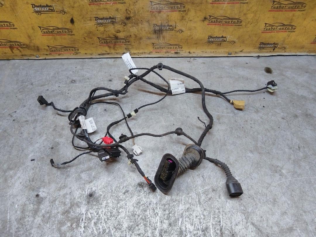 Проводка двери задней правой E1L2K3 Audi A4