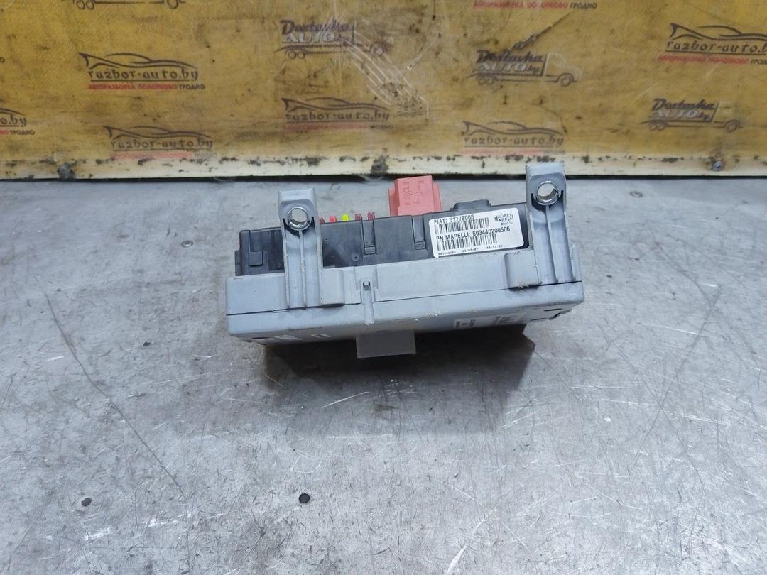 Блок предохранителей YXCVR1 Fiat Linea - Фото 2