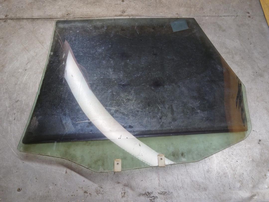 Стекло двери задней правой 0NKJFU Volvo V40 купить с доставкой