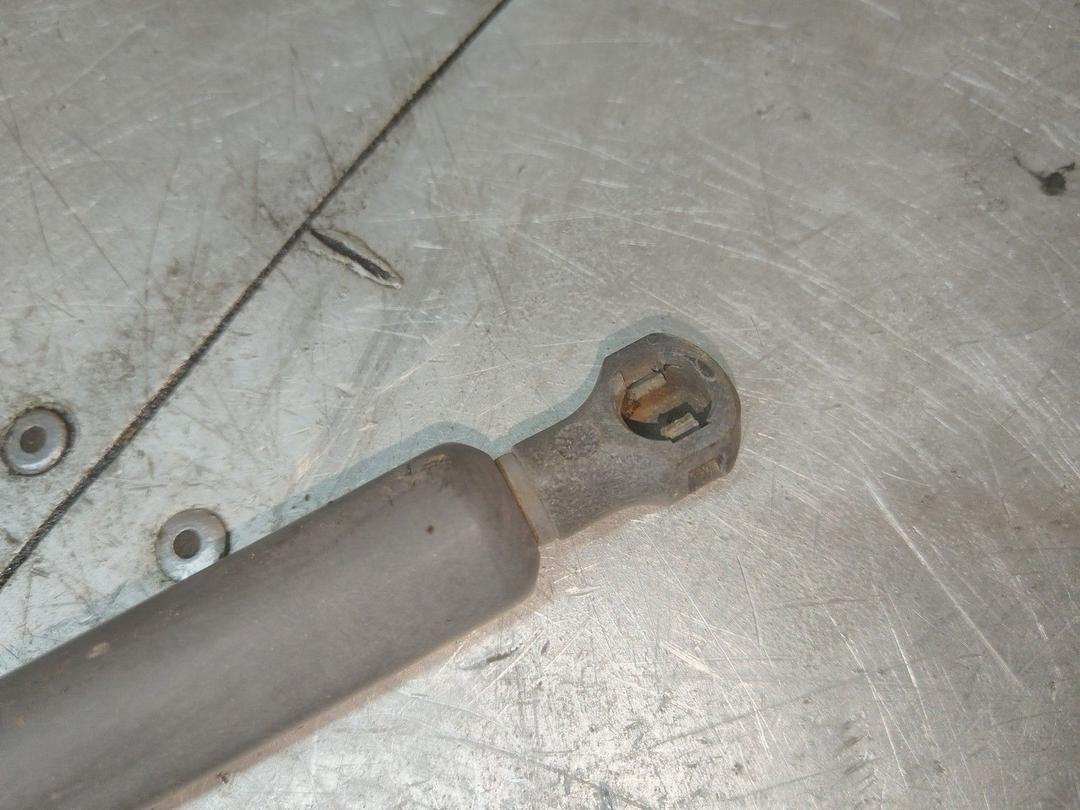 Амортизатор крышки багажника (3-5 двери) HJ62DI Peugeot 307 купить