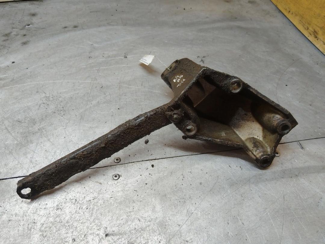 Кронштейн двигателя GNCU03 Audi A4 - Фото 3