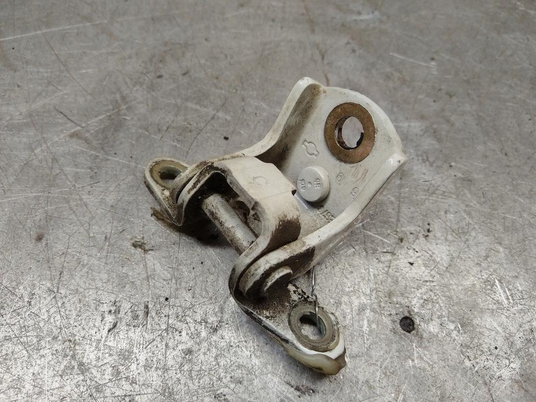 Петля двери задней левой 146LB4 Nissan Note купить