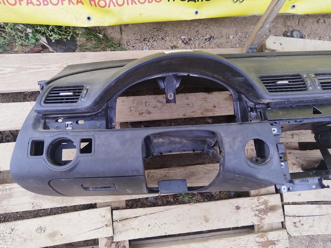 Панель передняя салона (торпедо) YYR700 Volkswagen Passat купить с доставкой