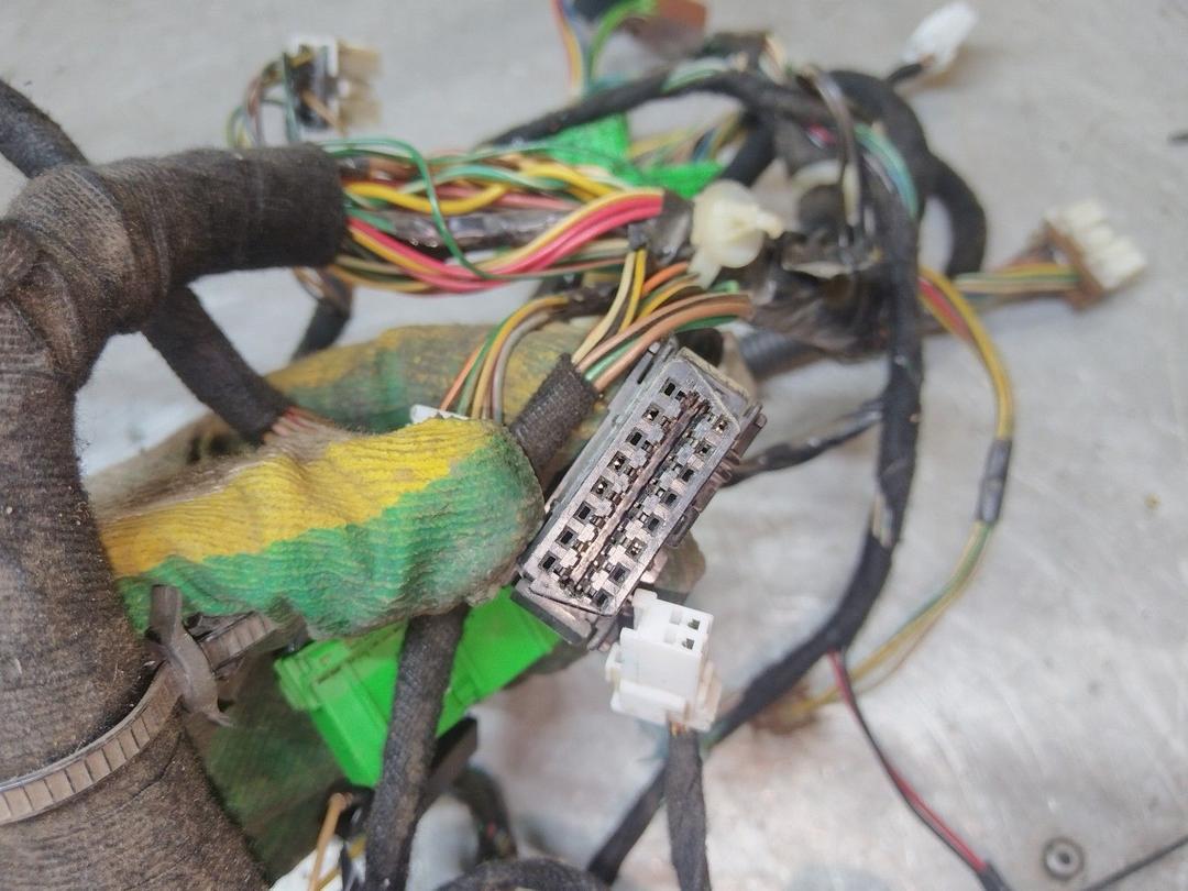 Проводка салона MHXSC1 Volvo V40 - Фото 27