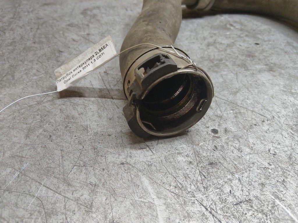Патрубок интеркулера 2LB5EA Opel Corsa - Фото 4