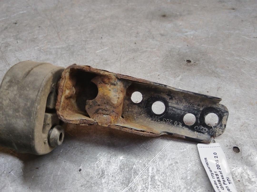 Кронштейн глушителя QMBXS1 Volkswagen Passat - Фото 2