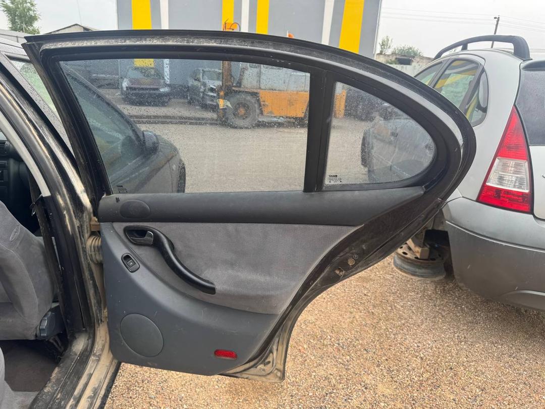 Кнопка стеклоподъемника заднего правого FI77JF Seat Toledo