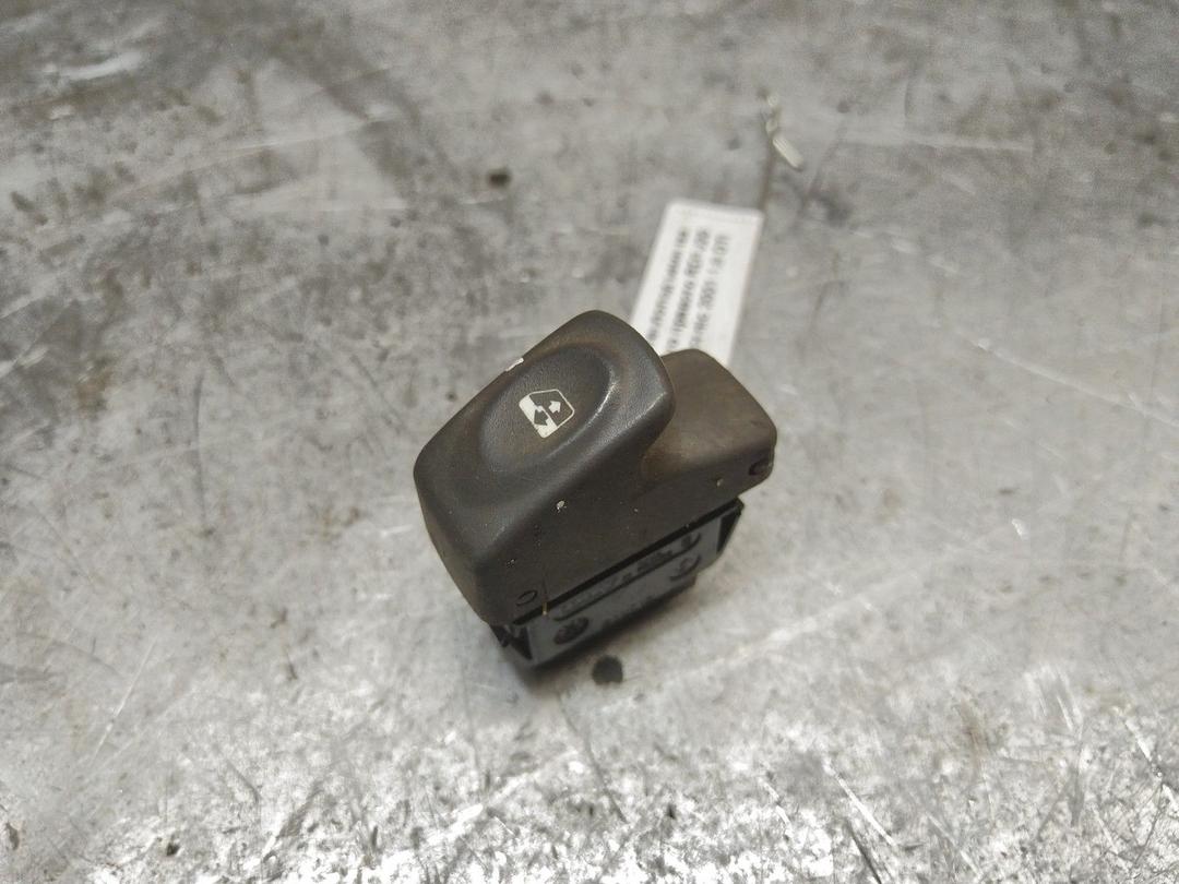 Кнопка стеклоподъемника переднего правого RDRJ20 Renault Scenic - Фото 1