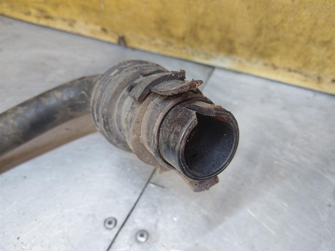 Патрубок радиатора SUG75J Citroen Xsara - Фото 2