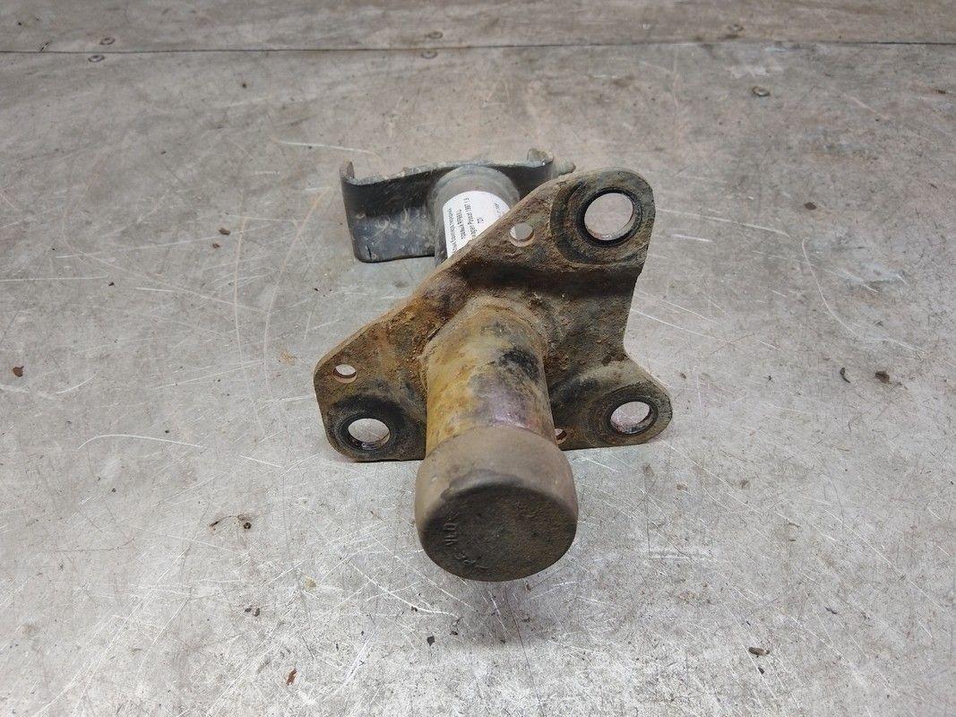 Клык бампера передний правый RF99XU Volkswagen Passat купить с доставкой