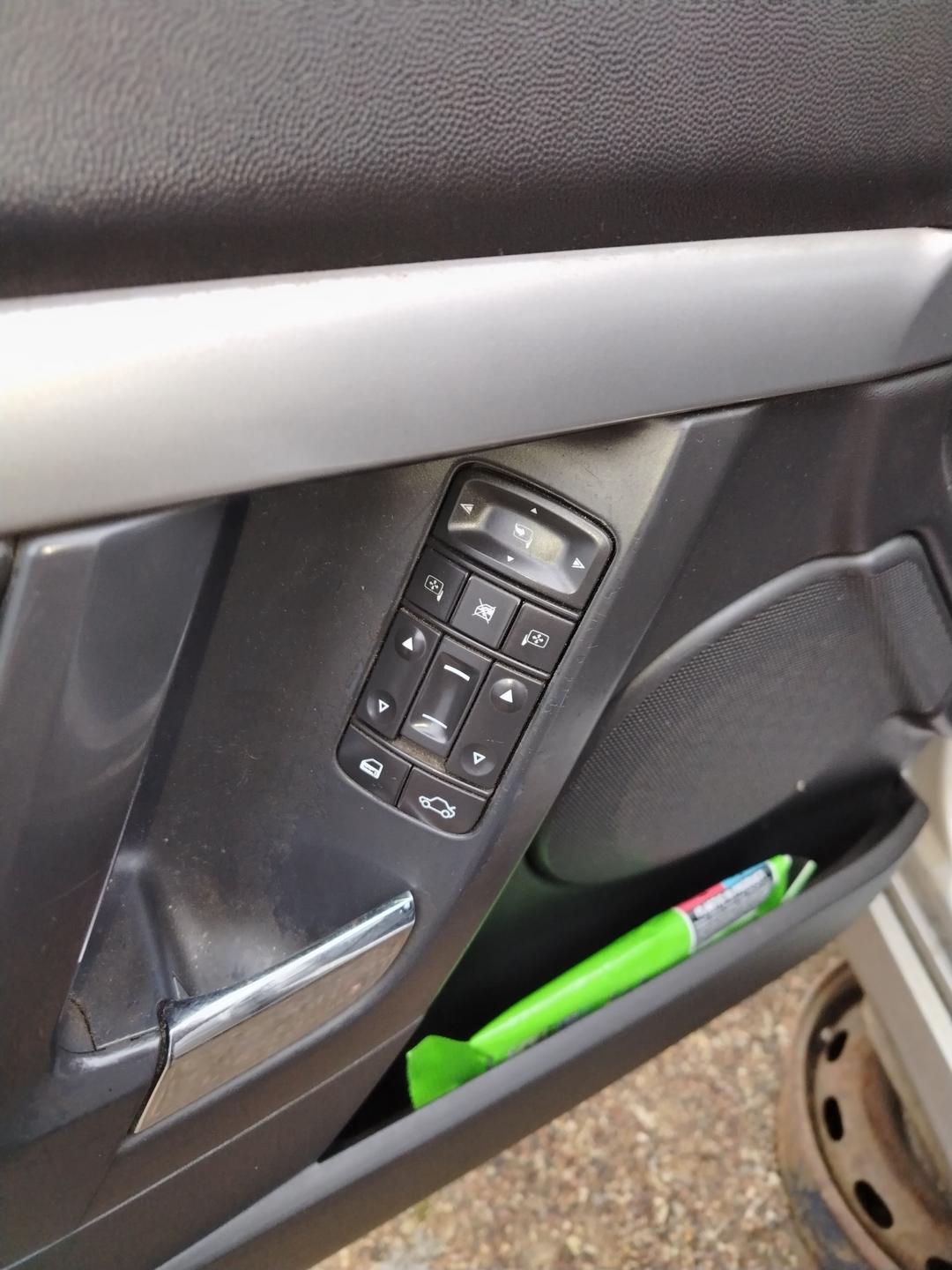 Блок управления стеклоподъемниками 7T3A78 Opel Vectra - Фото 1