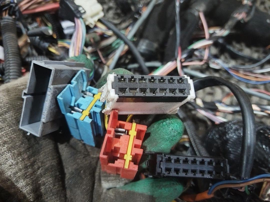 Проводка салона 0B08TR Renault Espace купить с доставкой. Огромный выбор запчастей и марок авто. У нас есть практически все.