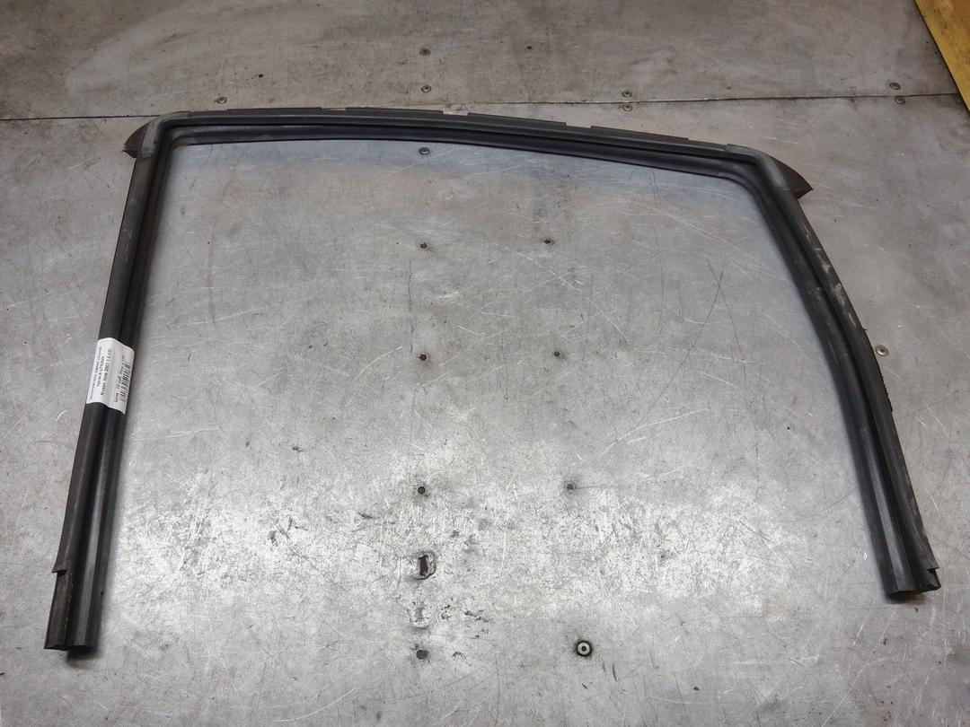 Уплотнитель двери задней правой U7SZNR Nissan Note - Фото 1