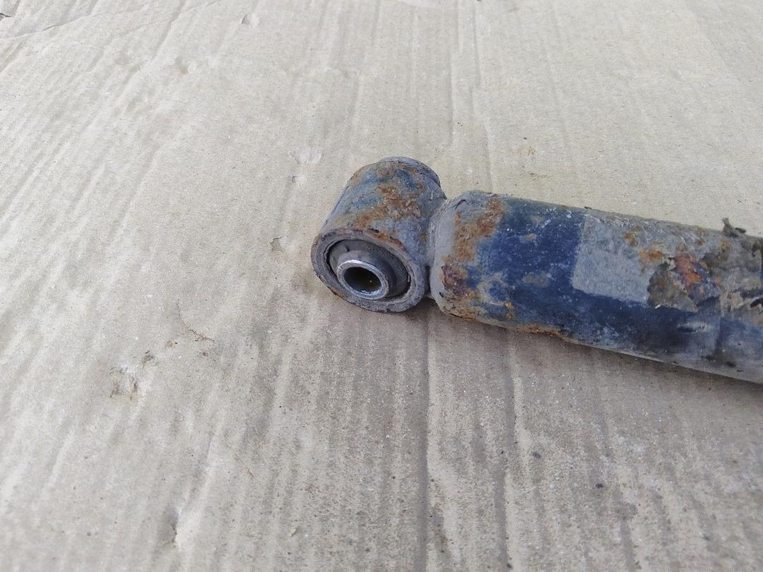 Амортизатор задний правый E1HBW4 BMW X5 E53 - Фото 4