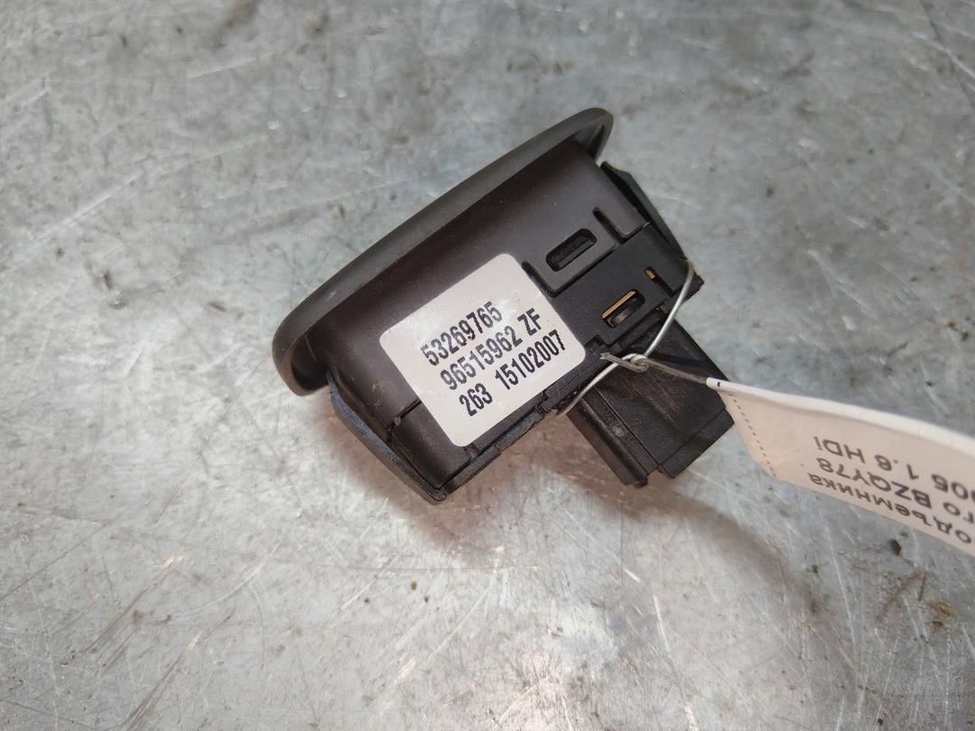 Кнопка стеклоподъемника заднего левого BZQY78 Citroen C5 - Фото 2