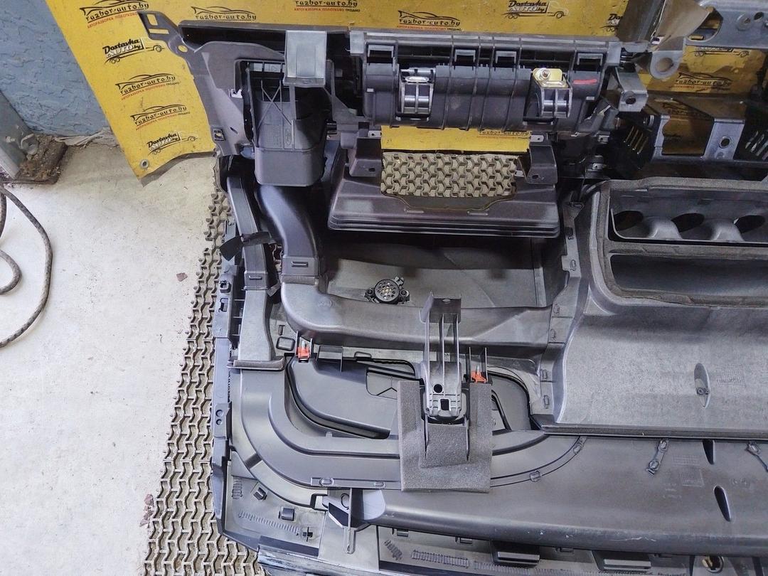 Панель передняя салона (торпедо) HES2DV Ford Galaxy undefined