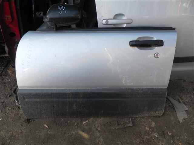 Стекло двери передней левой 202ABA