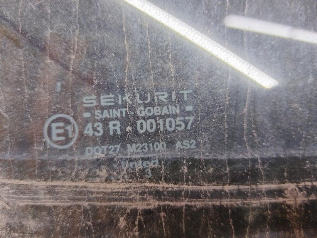 Стекло двери задней левой 0OQ42A Ford Escort купить