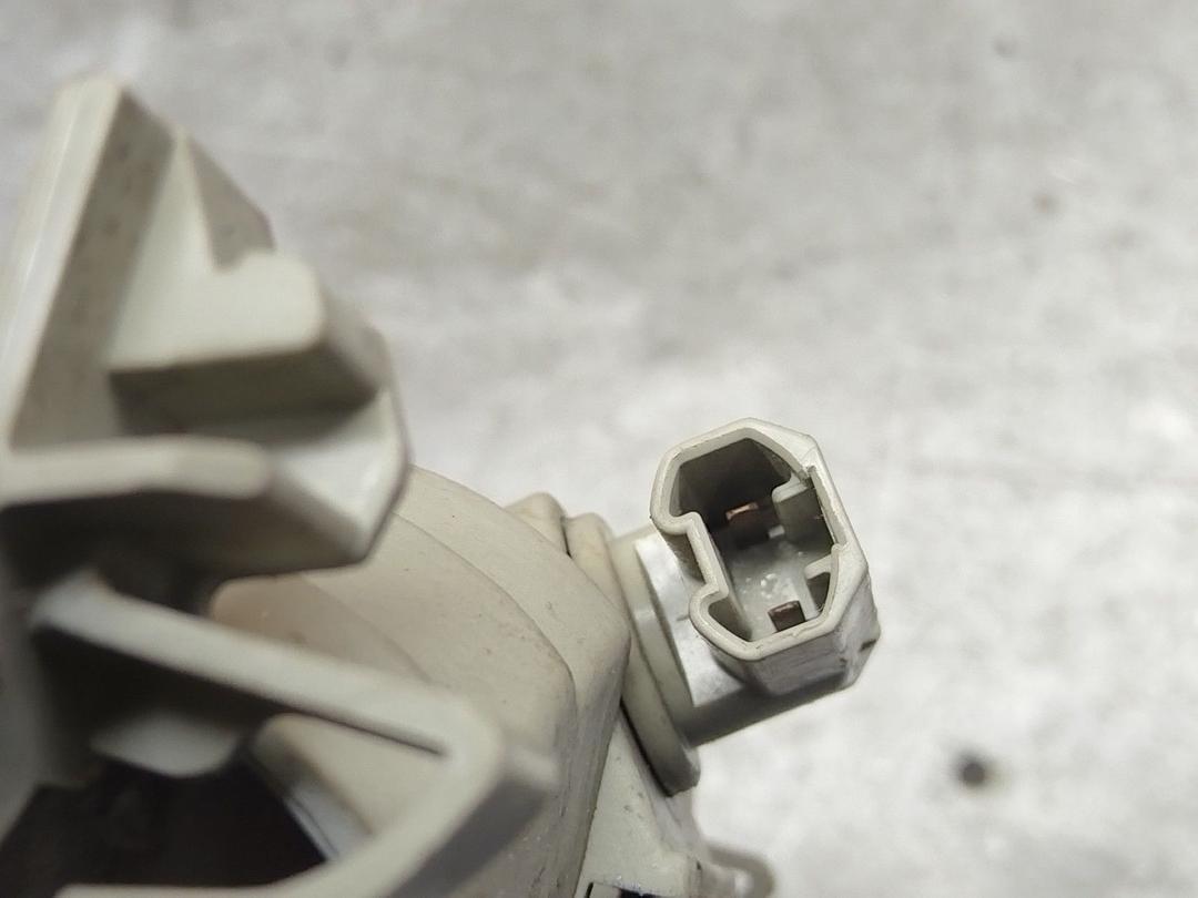 Стоп-сигнал LBJDW1 Toyota Avensis Verso купить в магазине запчастей бу