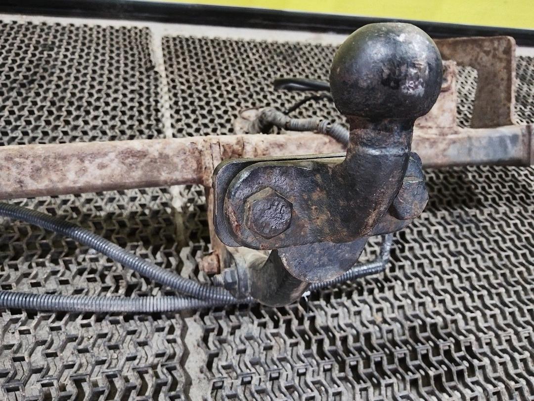 Прицепное устройство (фаркоп) 83RHUM Peugeot 406 купить с доставкой. Огромный выбор запчастей и марок авто. У нас есть практически все.