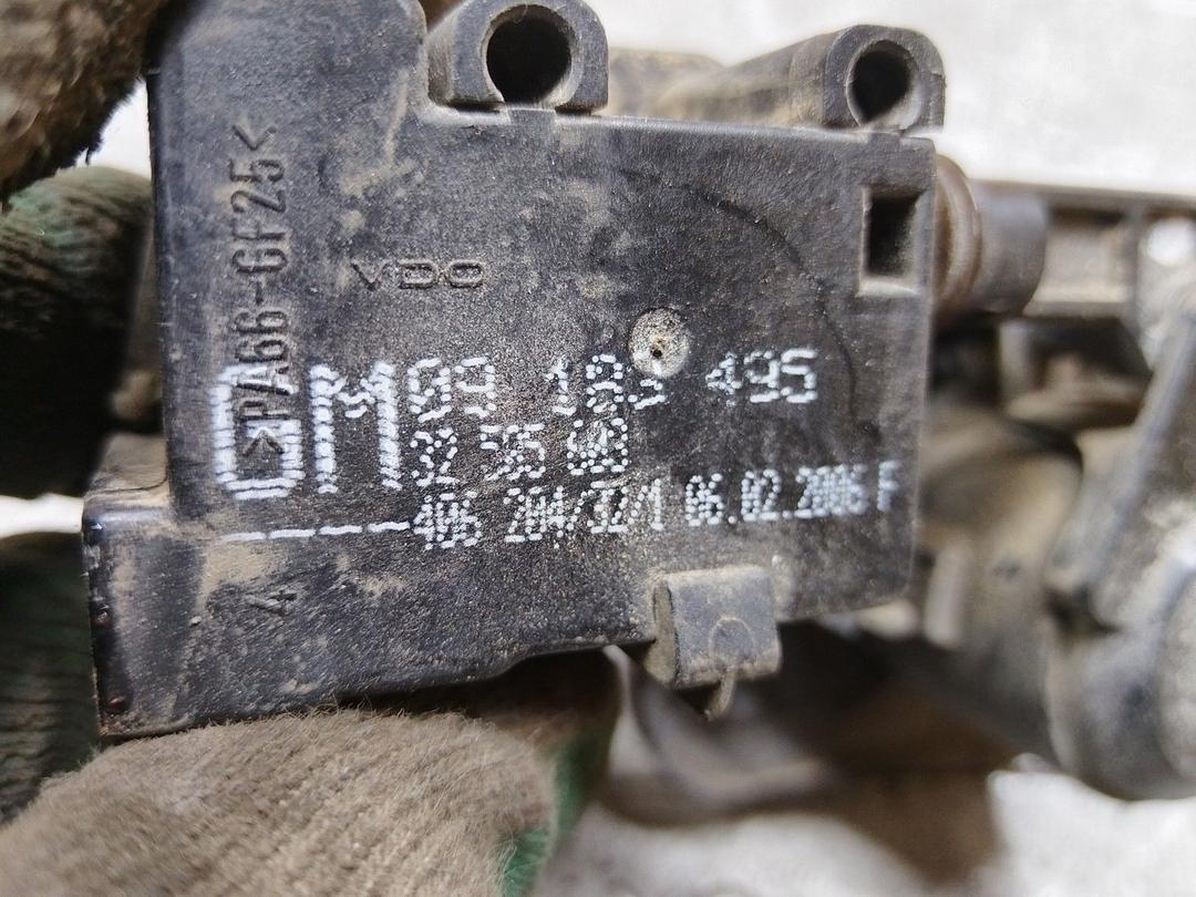 Кнопка открытия багажника 26JRJ3 Opel Corsa купить в магазине запчастей бу